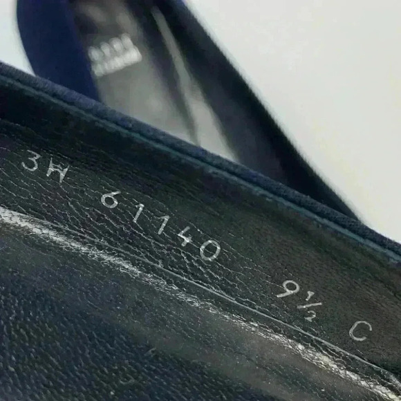 Stuart weitzman womens heels size 9.5 C navy blue 90s vintage career - Picture 10 of 12